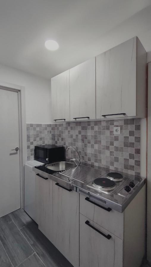 Vucinic Studio Apartment Τσέτινιε Εξωτερικό φωτογραφία