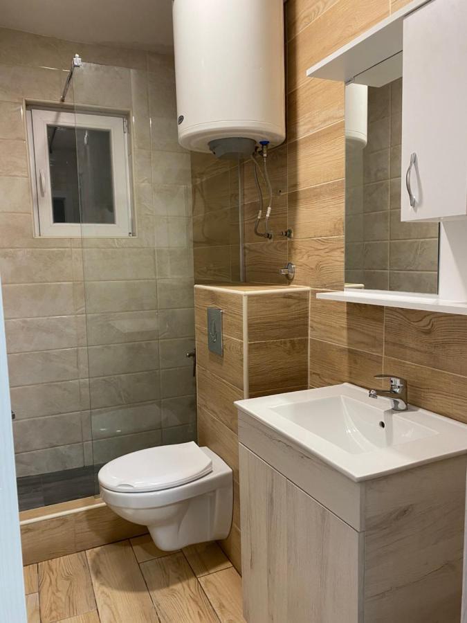 Vucinic Studio Apartment Τσέτινιε Εξωτερικό φωτογραφία