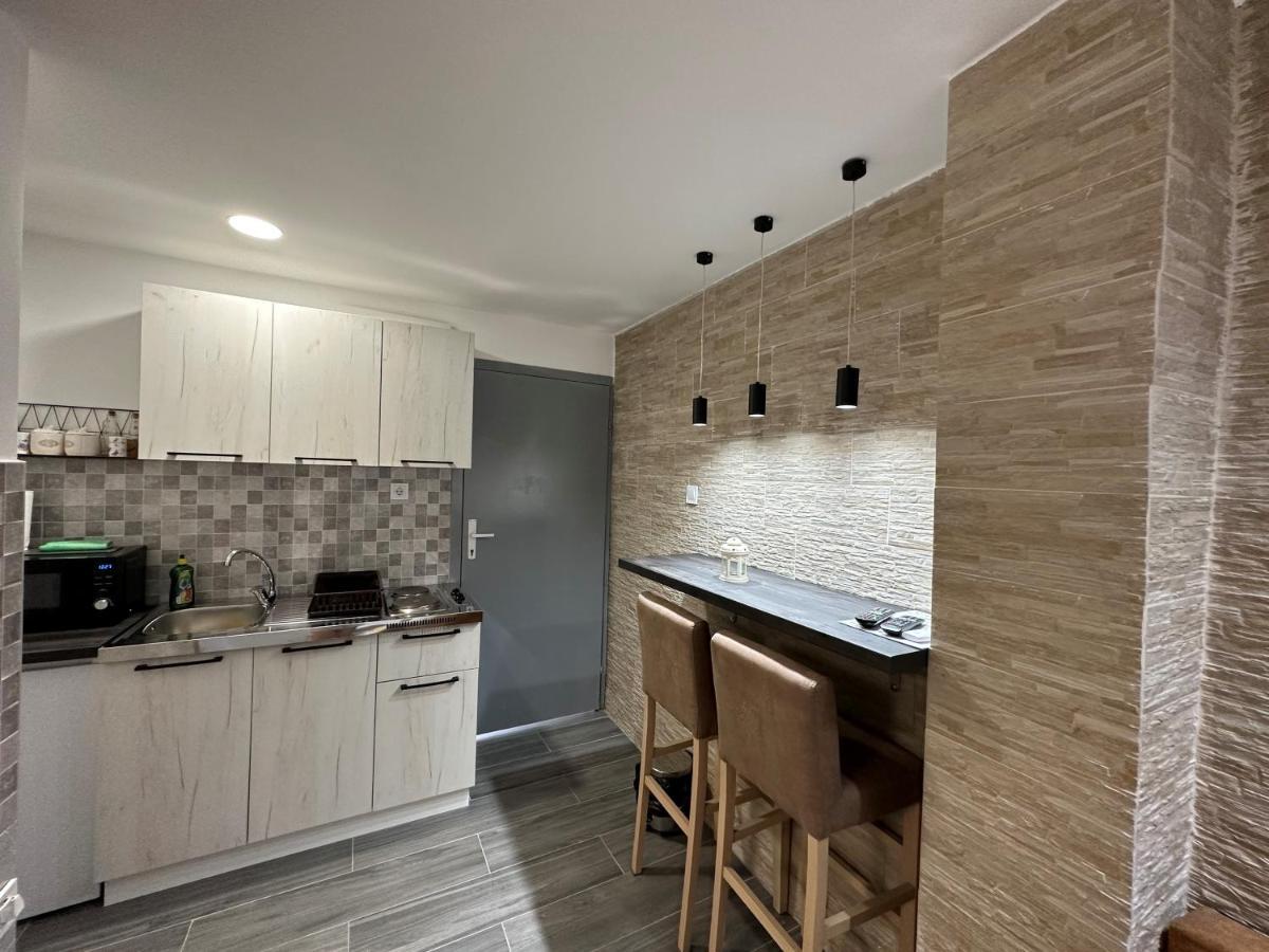Vucinic Studio Apartment Τσέτινιε Εξωτερικό φωτογραφία
